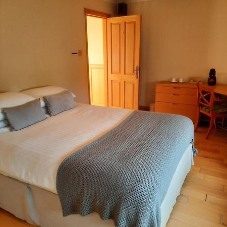 The Gatehouse At Stansted Bed & Breakfast Hallingbury Екстериор снимка