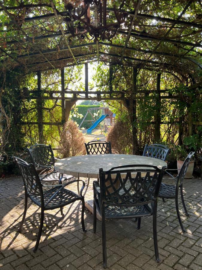 The Gatehouse At Stansted Bed & Breakfast Hallingbury Екстериор снимка