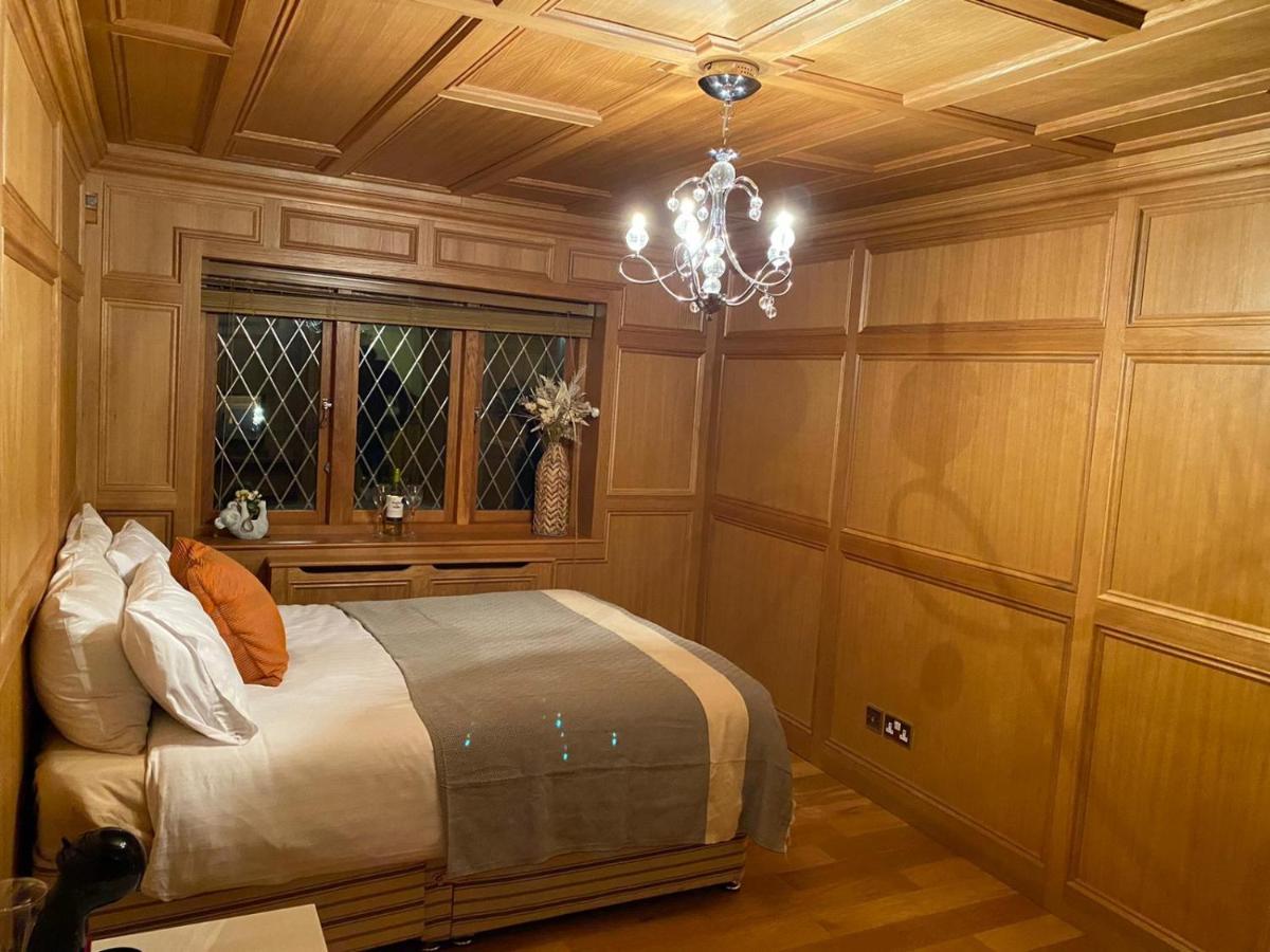 The Gatehouse At Stansted Bed & Breakfast Hallingbury Екстериор снимка